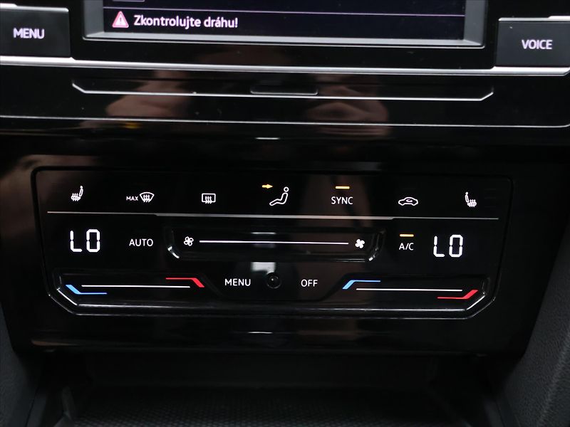Volkswagen Passat 1,5 TSI 110kW DSG Business DPH - fotka 21 z 30