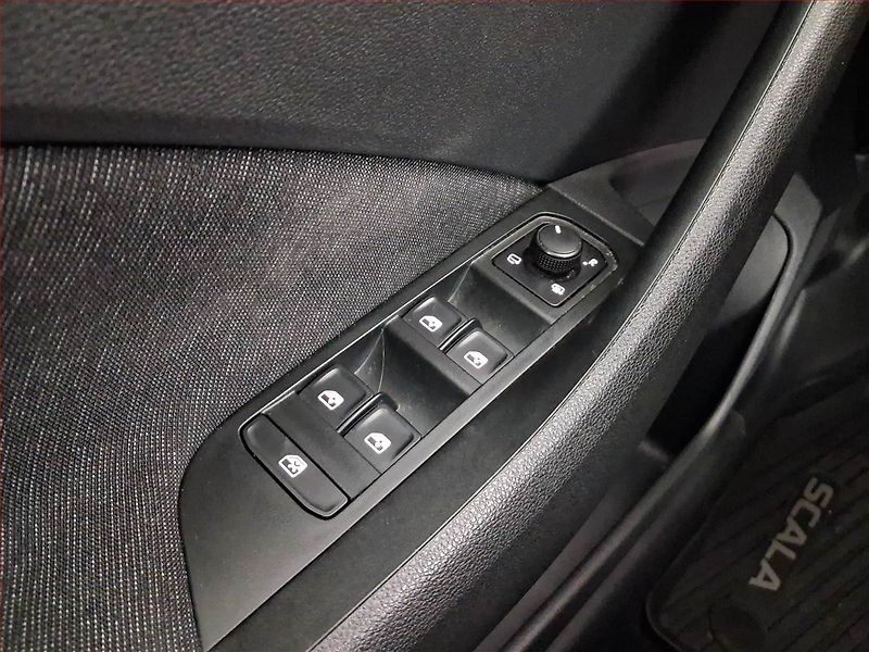 Škoda Scala (2022) Style 1.5 TSI, Serv.kniha - fotka 18 z 21