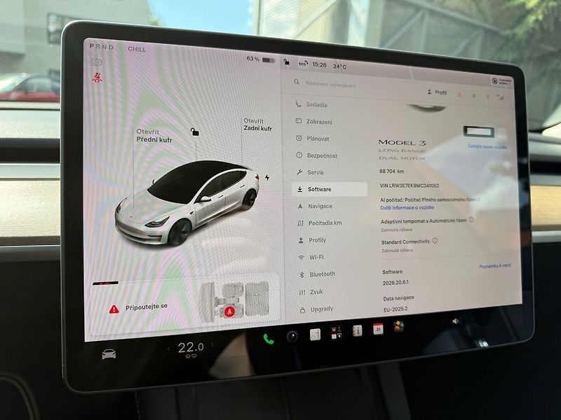 Tesla Model 3 Long Range AWD - fotka 24 z 38