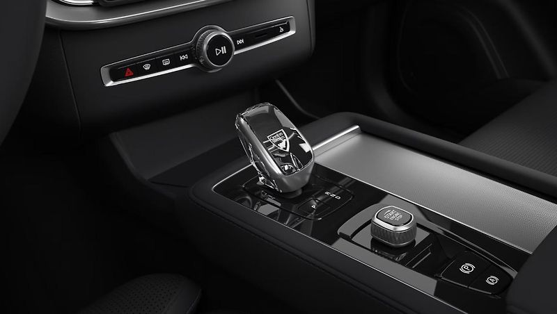 Volvo XC90 (2026) BLACK EDITION B5 AWD ULTRA - fotka 11 z 14