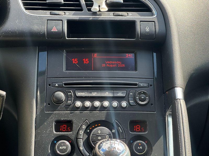 Peugeot 3008 (2010) 1,6 HDI 80 Kw - fotka 19 z 30