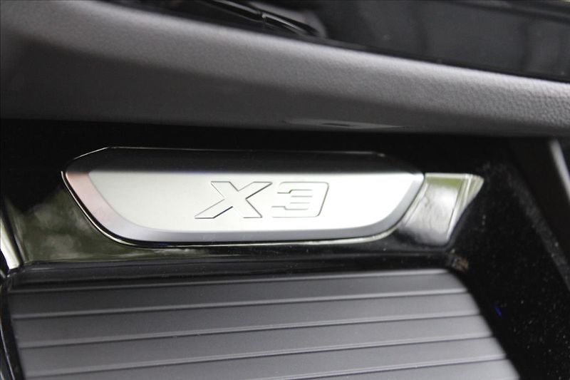 BMW X3 20d xDrive/M-Paket/Tažné - fotka 22 z 39