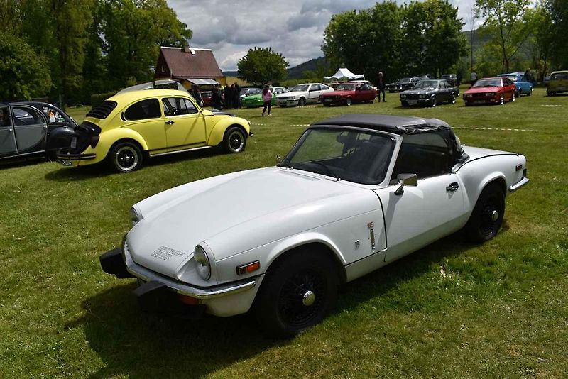 Ve Varnsdorfu se potkali majitelé několika desítek automobilových veteránů.