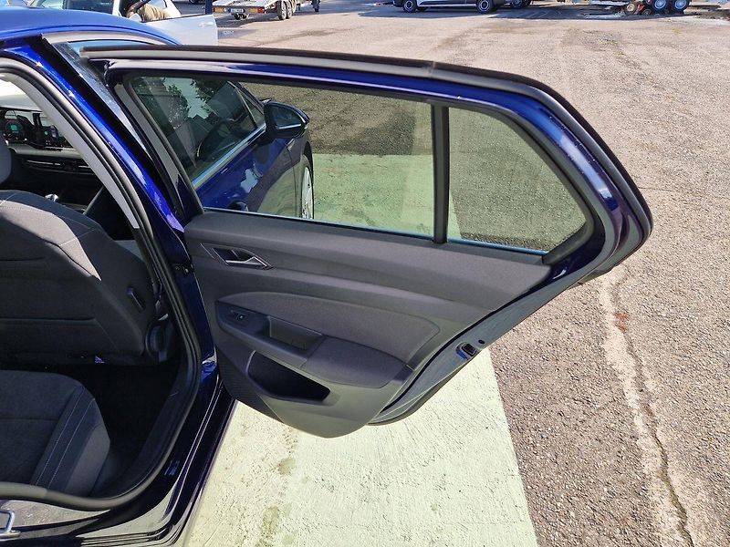 Volkswagen Golf Style 1.5 TSI - fotka 32 z 36