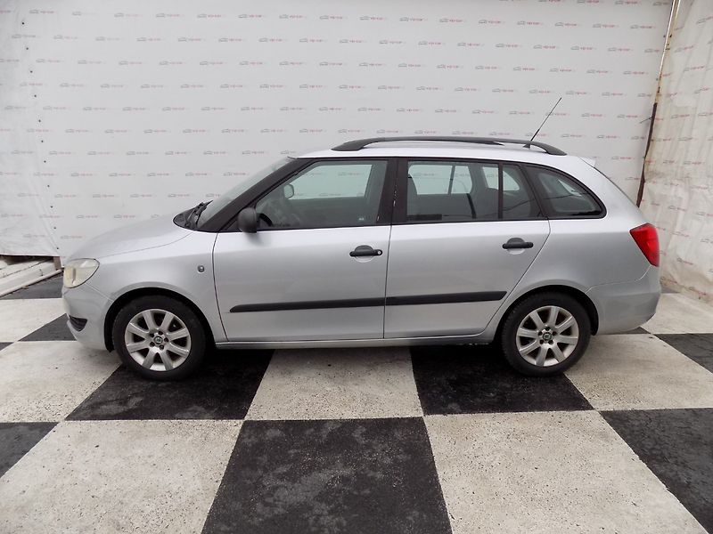 Škoda Fabia (2013) 1.2TSi/Klimatizace/ - fotka 2 z 29