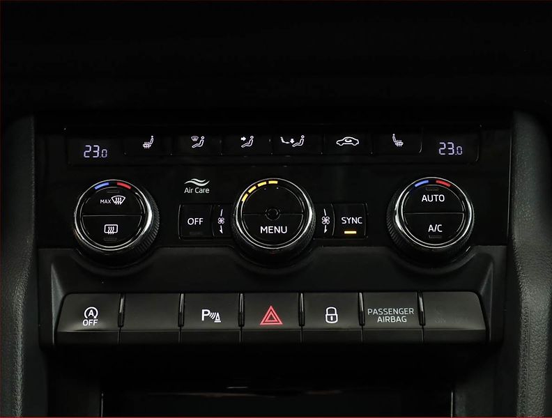 Škoda Karoq (2020) 1.5 TSI - fotka 12 z 17