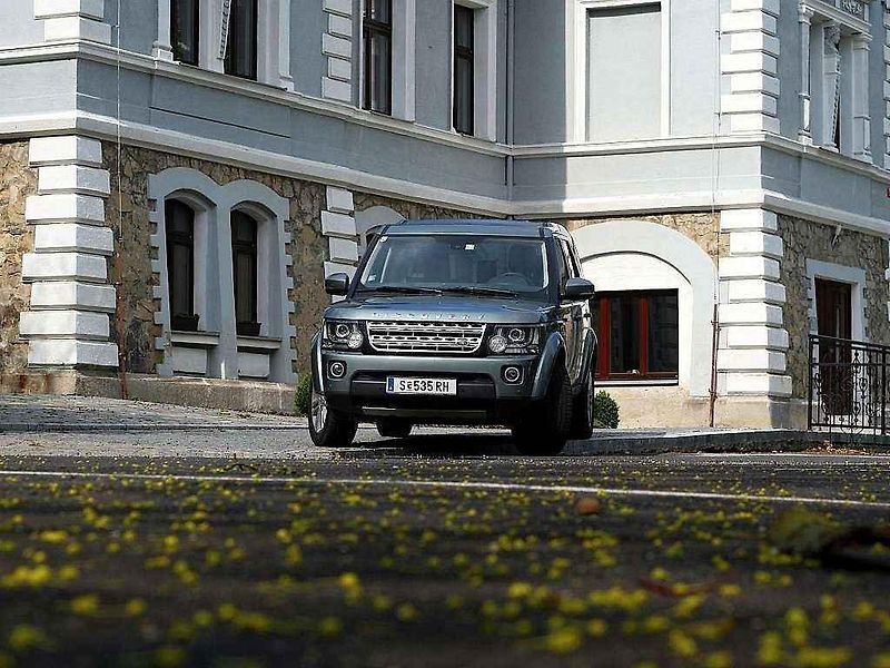 Land Rover Discovery.