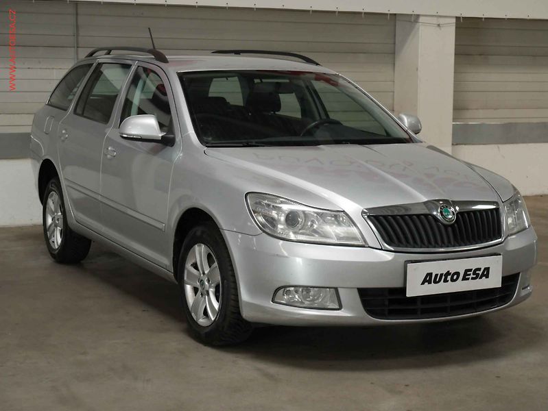 Škoda Octavia (2012) 2.0 TDi, ČR, AC, temp, tažné - fotografie inzerátu