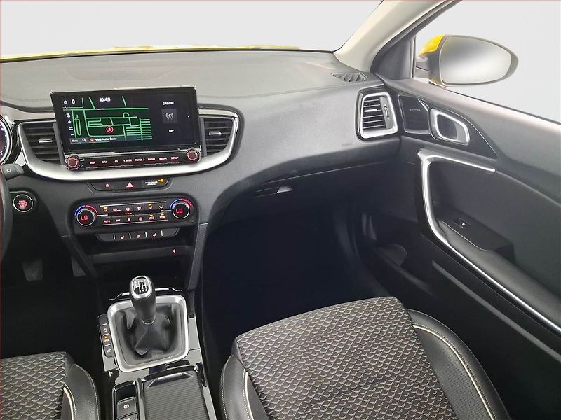 Kia XCeed (2023) 1.5 T-GDI - fotka 8 z 16