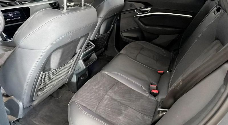 Audi Q8 e-tron 50 Q SoH 94% Kamera Vzduch LED - fotka 12 z 14