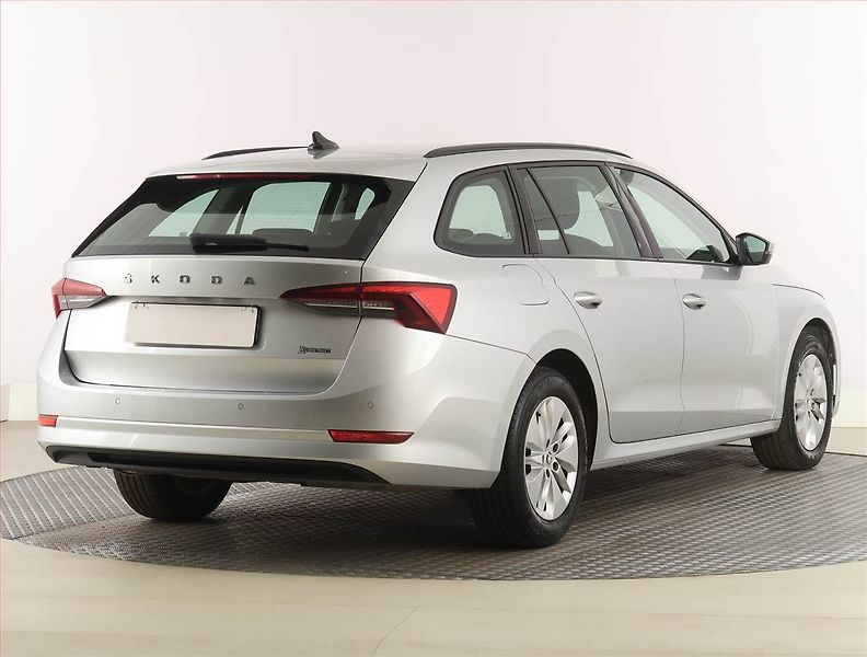 Škoda Octavia (2023) Ambition 2.0 TDI, ČR,1.maj - fotka 5 z 24