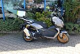 QJ Motor (2026) ATR 125 kufr zdarma, hybridní - náhled 3