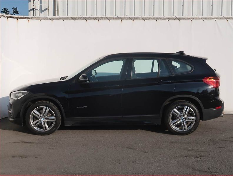 BMW X1 (2015) xDrive20i, 4X4, Automat - fotka 3 z 21