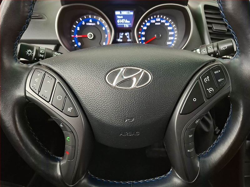 Hyundai i30 (2016) 1.6 GDI, ČR,1.maj, Tempomat - fotka 17 z 19
