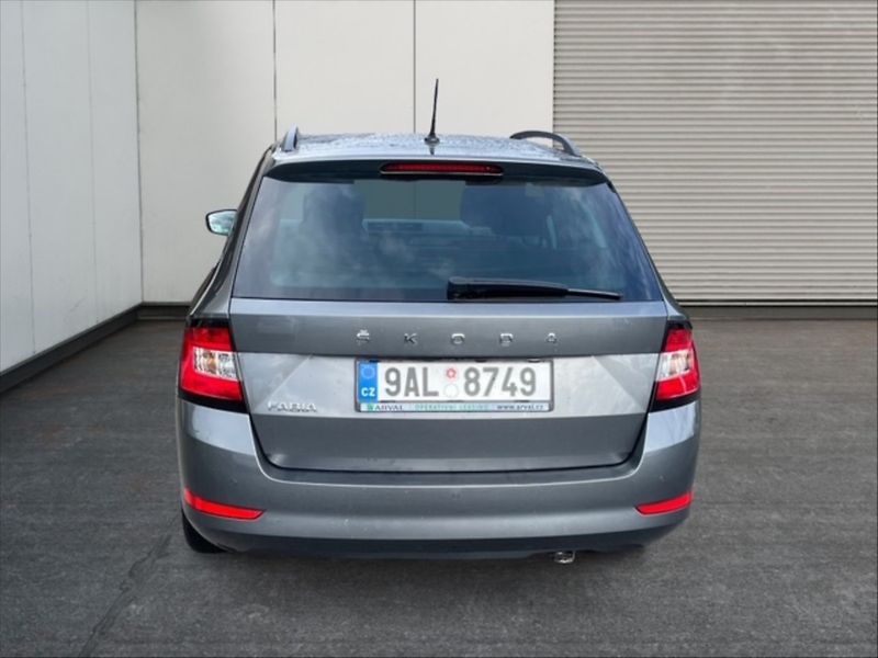 Škoda Fabia 1,0 TSI 70 Ambition - fotka 5 z 11