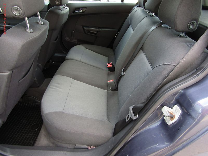 Opel Astra (2007) 1.6 i, AC, temp - fotka 10 z 16