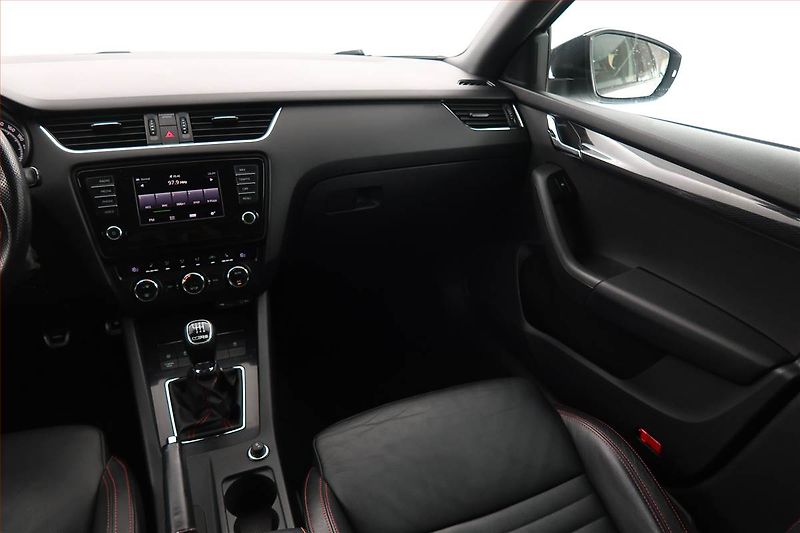 Škoda Octavia (2015) RS 2.0 TDI, Kůže, Navi - fotka 8 z 18