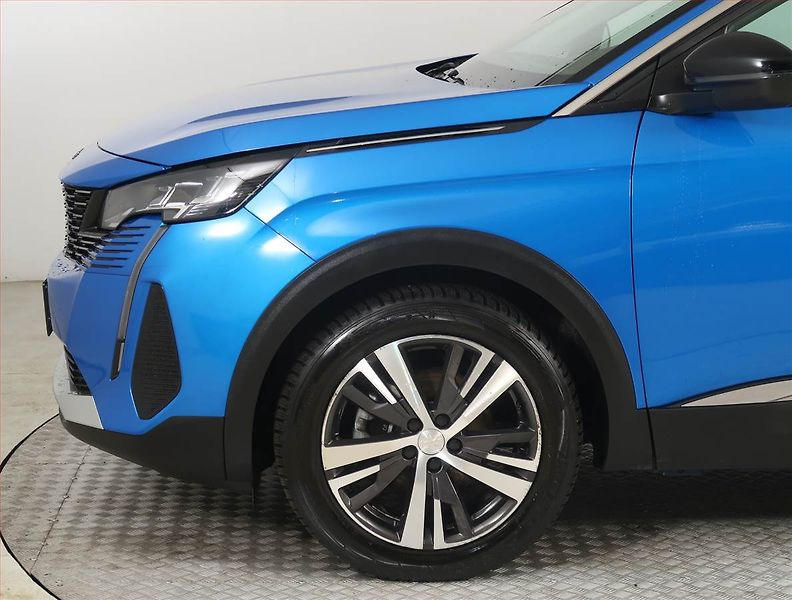 Peugeot 3008 (2022) Allure Pack 1.2 PureTech - fotka 15 z 22