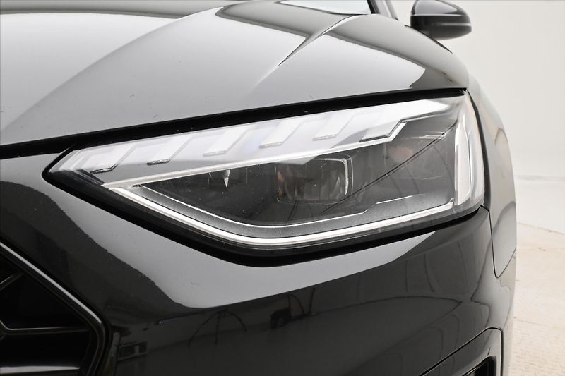 Audi A4 2,0 TDI 150 kW QUATTRO Záruka - fotka 30 z 32