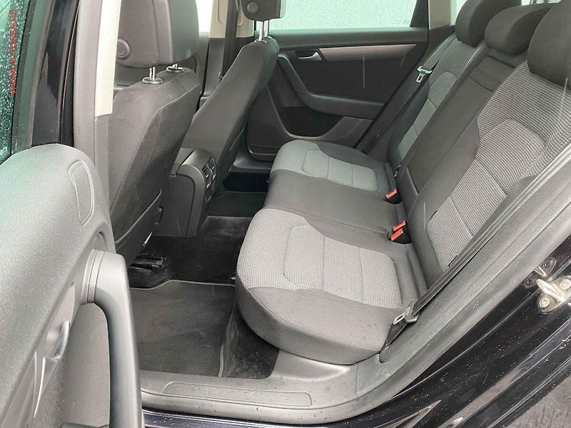 Volkswagen Passat (2011) 2.0TDi, Comfortline, TZ, - fotka 10 z 18
