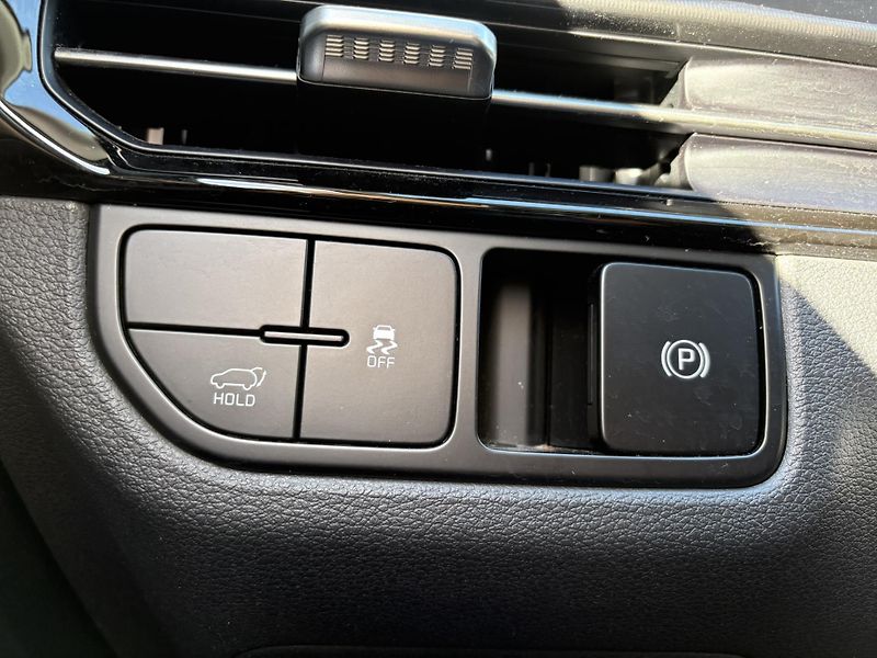 Kia Sportage 1.6 T-GDI 110kW DCT TOP - fotka 14 z 22