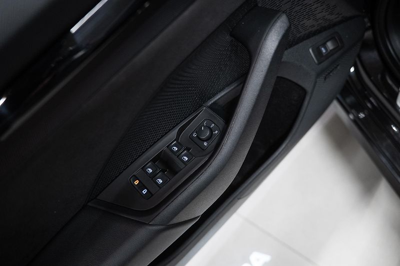 Škoda Octavia (2021) RS 147 KW 4X4  - fotka 21 z 47