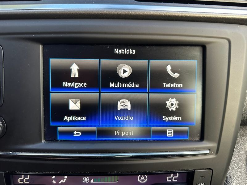 Renault Kadjar 1,2 TCe 96KW-CZ-SERVIS!! - fotka 32 z 39