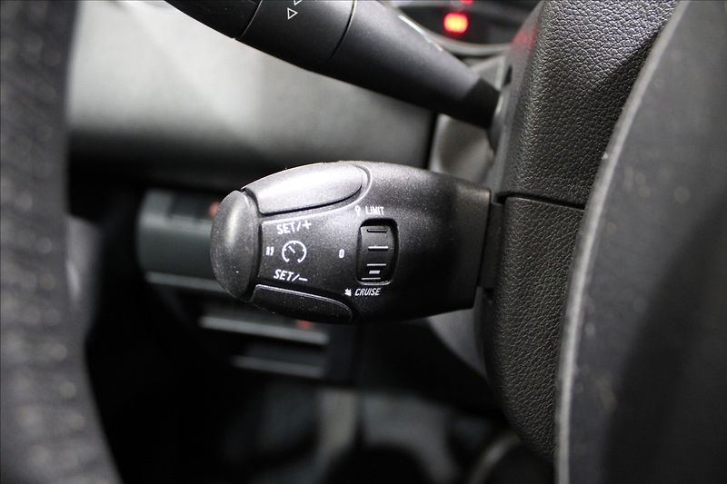 Peugeot 5008 2,0 HDI 120kW 7 míst - fotka 16 z 32