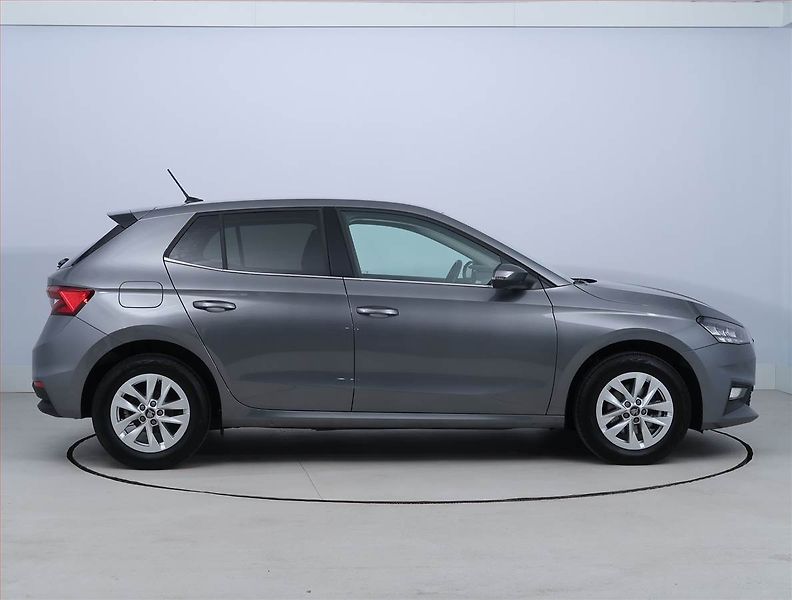 Škoda Fabia (2025) Top Selection 1.0 TSI - fotka 6 z 18