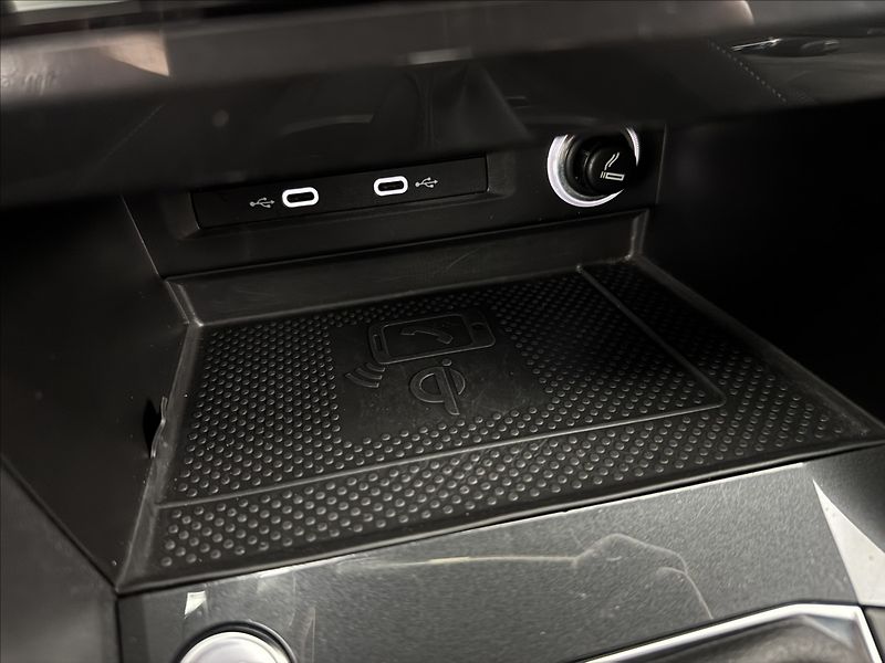 Volkswagen Tiguan 2,0 DSG DPH ACC NZTOP VC TAŽNÉ - fotka 28 z 49