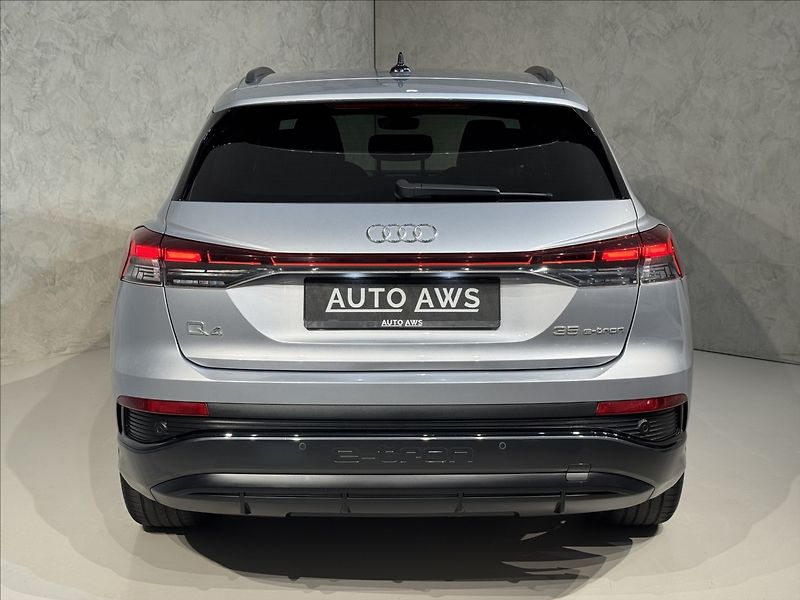 Audi Q4 e-tron 35 S-Line LED HUD Kamera - fotka 10 z 45