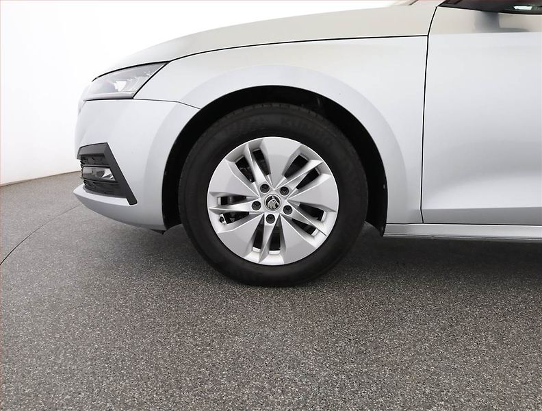 Škoda Octavia (2023) Ambition 2.0 TDI, ČR,1.maj - fotka 14 z 24