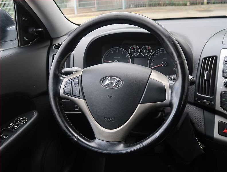 Hyundai i30 (2008) 1.4 CVVT, po STK, Klima - fotka 14 z 16