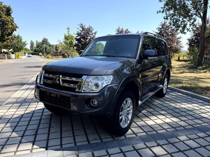 Mitsubishi Pajero 3.2 D-ID 147 kW - fotka 3 z 20