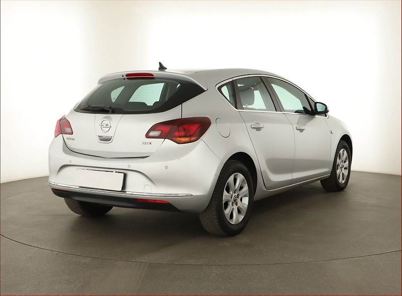 Opel Astra (2015) 1.6 CDTI, Tempomat - fotka 5 z 13