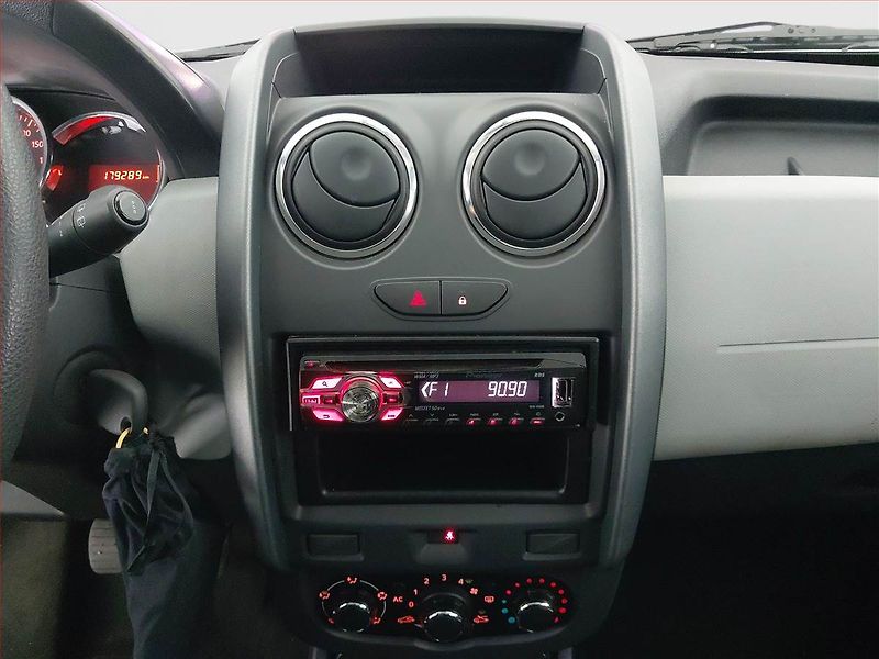 Dacia Duster (2014) 1.6 16V, Serv.kniha - fotka 12 z 15