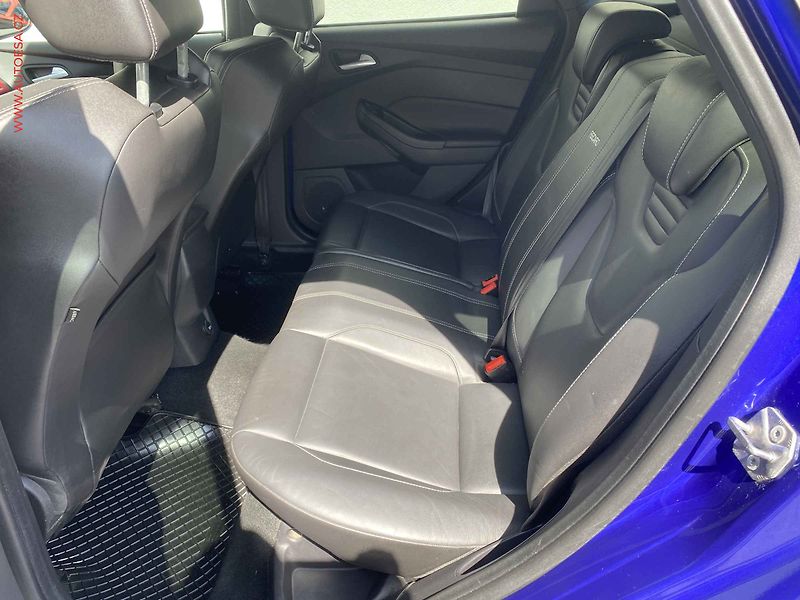 Ford Focus (2012) 2.0EB, AC, bixen, kamera - fotka 10 z 16