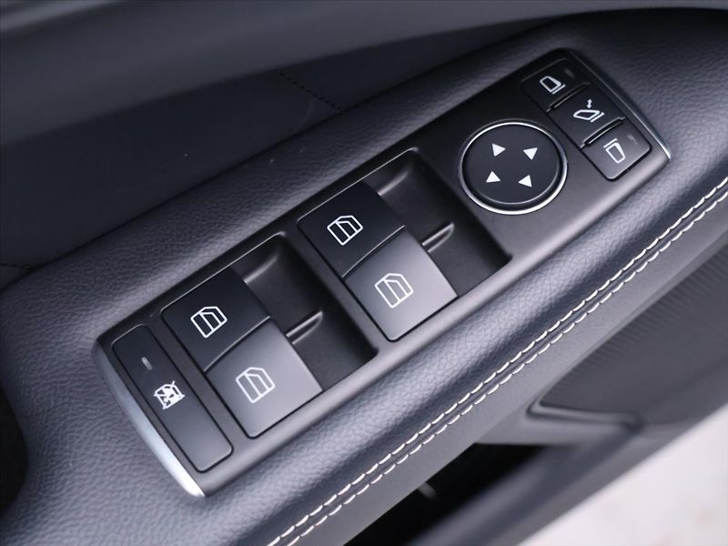 Mercedes-Benz CLS 3,0 350CDI 185kW AMG-Line 4M C - fotka 18 z 42