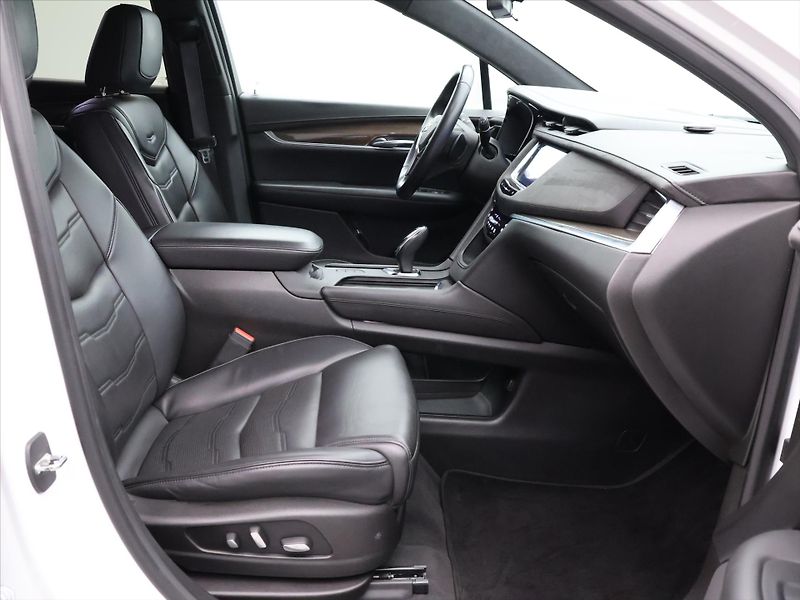 Cadillac XT5 3,7 V6 231kW 4x4 Luxury - fotka 11 z 37