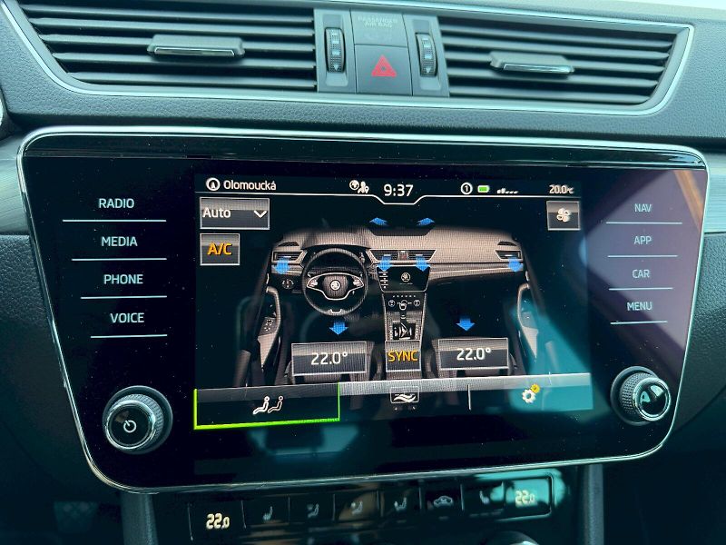 Škoda Superb (2022) 2.0TDI 110kW Style Matrix Manu - fotka 20 z 35