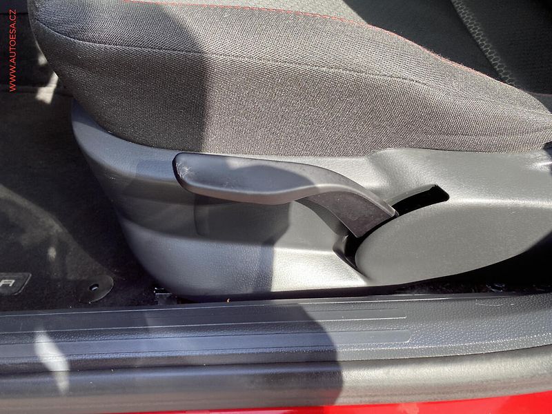 Seat Ibiza (2015) 1.6 TDi, FR, +kola - fotka 14 z 15