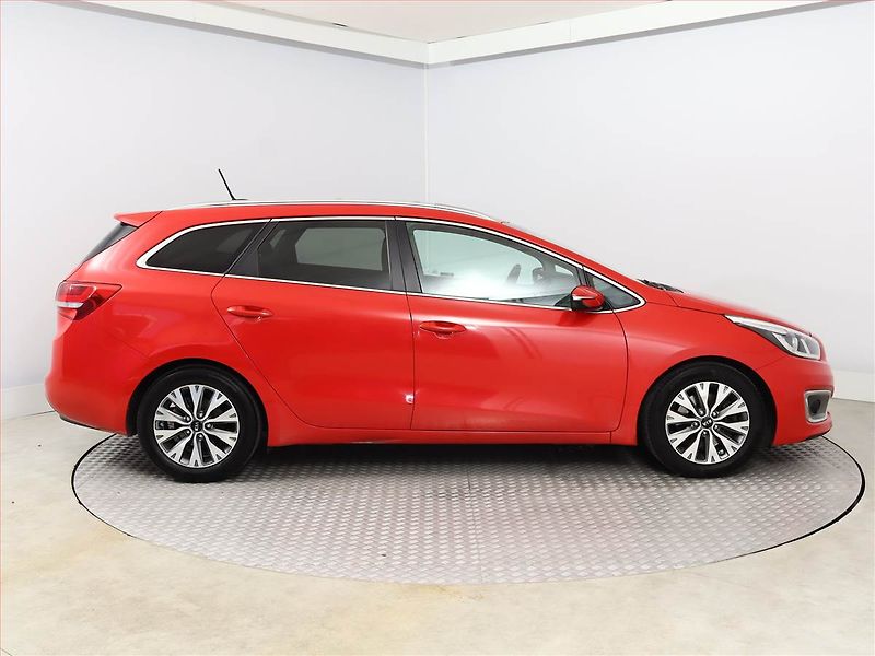 Kia Ceed (2016) 1.6 GDI, ČR,1.maj, Serv.kniha - fotka 6 z 16