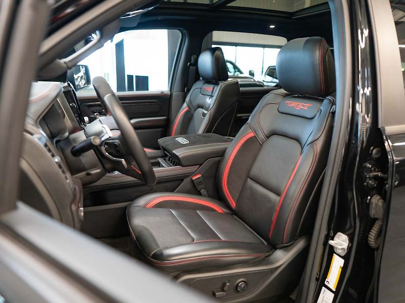 Dodge RAM (2022) 6.2 TRX Harman Kardon, Head Up - fotka 12 z 38