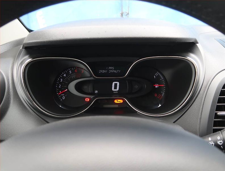 Renault Captur (2017) 1.2 TCe, Navi, Tempomat - fotka 11 z 17
