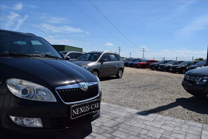 Škoda Fabia 1,6 TDI TAŽNÉ PO SERVISE ALU - fotka 13 z 46