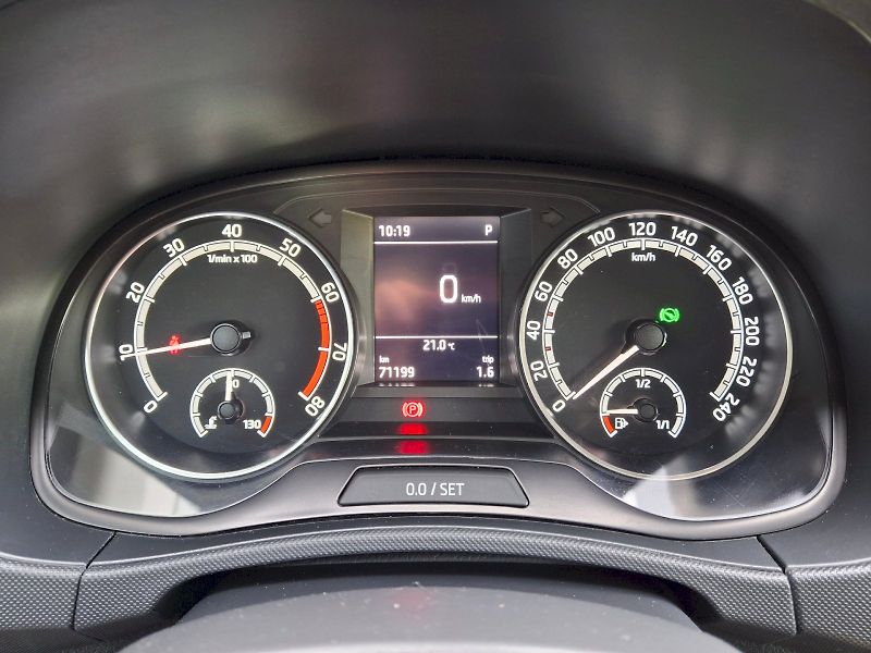 Škoda Fabia (2022) Combi DSG Black Edition 1,0TSi - fotka 16 z 32
