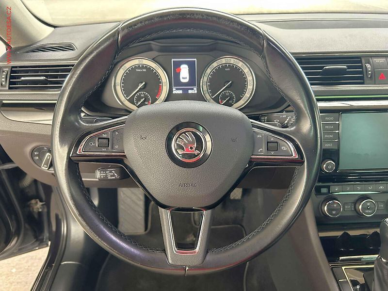 Škoda Superb (2015) 2.0TDi, 1.maj, L&K, DSG - fotka 17 z 17