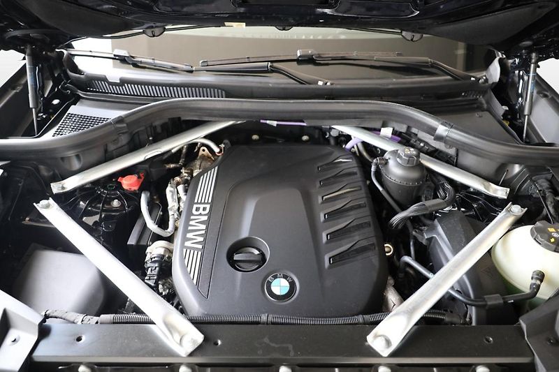 BMW X5 xDrive40d - fotka 9 z 30