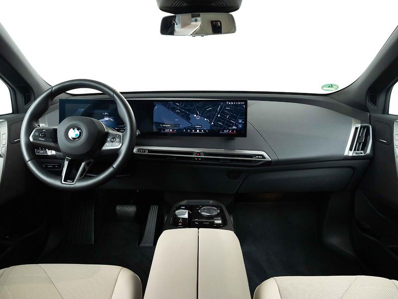 BMW iX xDrive40 - fotka 12 z 22