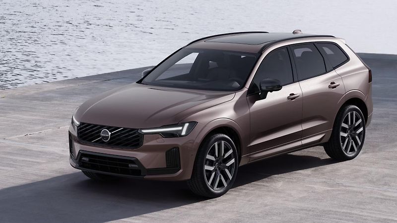 Volvo XC60 (2026) B5 AWD AUT DARK PLUS  - fotka 2 z 14